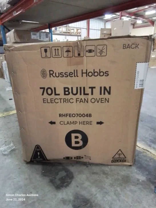 BRAND NEW BOXED RUSSELL HOBBS 70L BUILT IN ELECTRIC FAN OVEN RHFE07004B