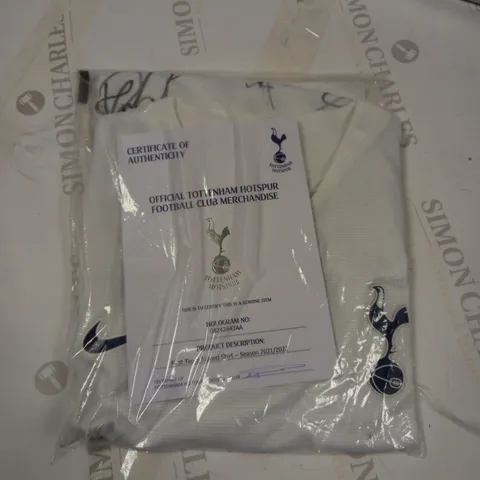 TOTTENHAM HOTSPUR SIGNED FOOTBALL TOP, SIZE UNSPECIFIED