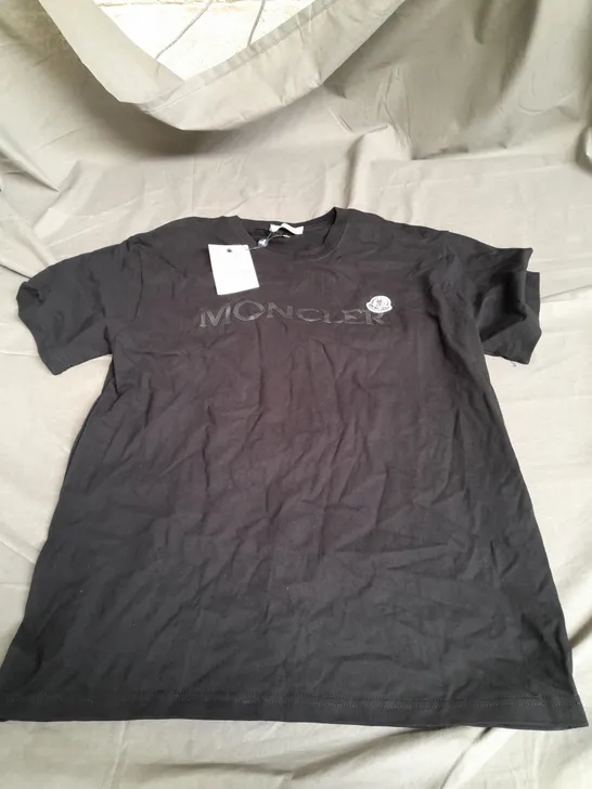 MONCLER 2XL BLOCK TITLE SHIRT 