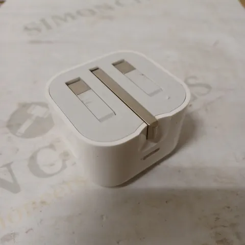 APPLE 20W FOLDING PINS USB-C POWER ADAPTER