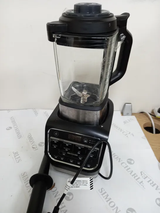 NINJA BLENDER & SOUP MAKER