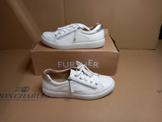 BOXED PAIR OF HOTTER WHITE ZIPPED DETAILED TRAINERS - SIZE 5.5