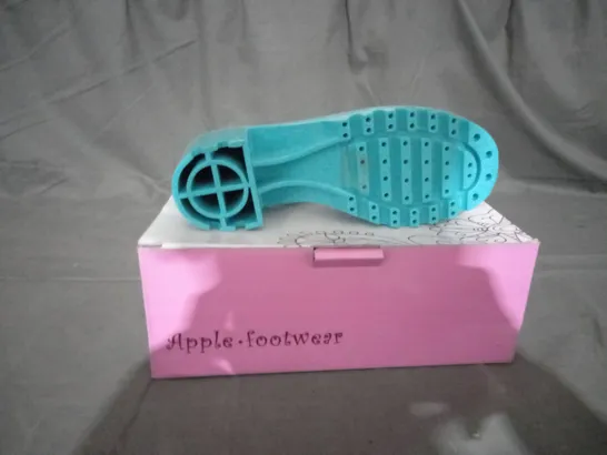 APPROXIMATELY 11 BOXED PAIRS OF APPLE FOOTWEAR SANDALS IN BLUE IN VARIOUS SIZES TO INCLUDE SIZE 38EU 