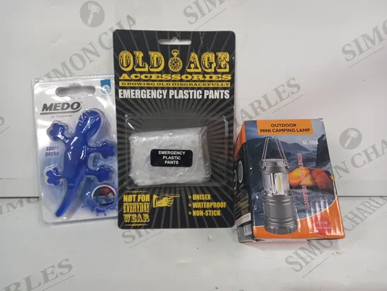 LOT OF APPROXIMATELY 10 ASSORTED HOUSEHOLD ITEMS TO INCLUDE OUTDOOR MINI CAMPING LAMP, EMERGENCY PLASTIC PANTS, MEDO SPORT GECKO AIR FRESHENER, ETC