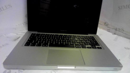 SILVER APPLE MACBOOK PRO CORE I5 600GB