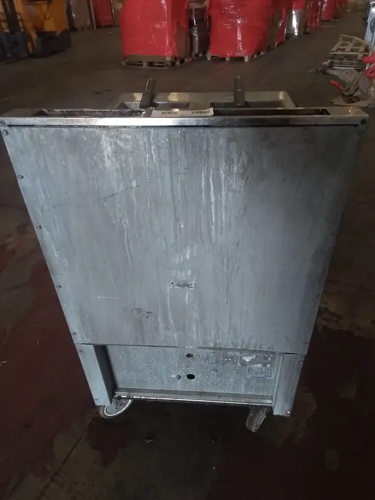 LINCAT 2-SECTION CATERING FRYER