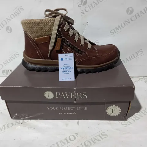 BOXED PAIR OF PAVERS LEATHER SHOES IN TAN/BROWN UK SIZE 6