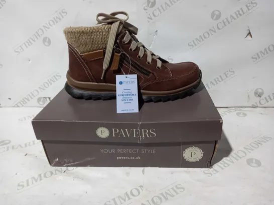 BOXED PAIR OF PAVERS LEATHER SHOES IN TAN/BROWN UK SIZE 6