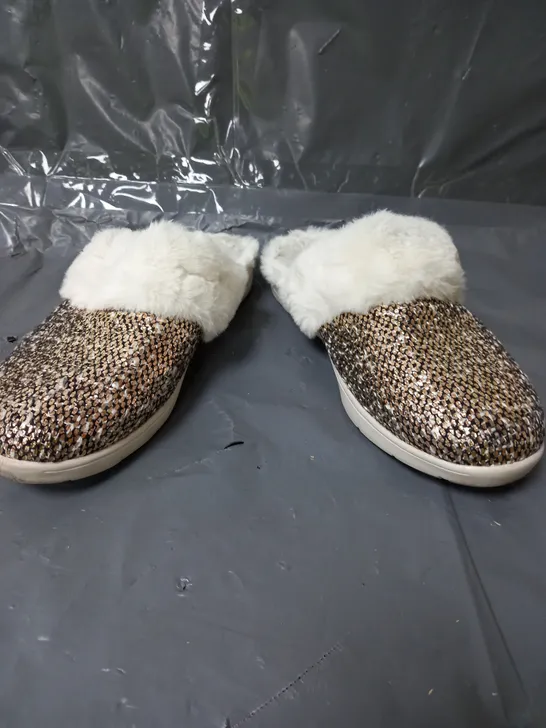 SKECHERS ARCH FIT SLIPPERS GOLD SIZE 5