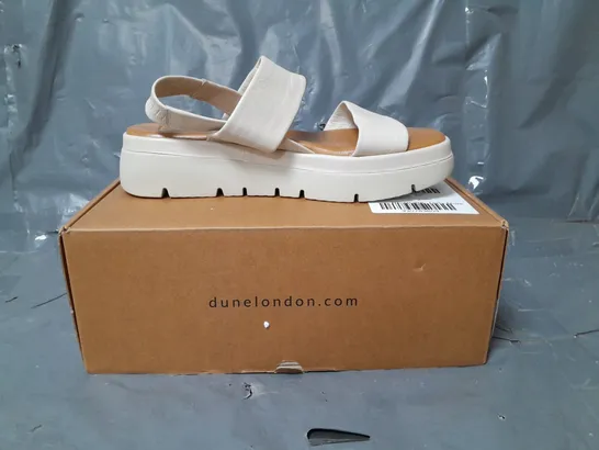 DUNE LONDON LOCATION ECRU PADDED FLATFORM SANDALS SIZE 6