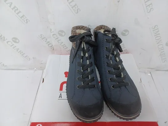 BOXED PAIR OF RIEKER LACE UP WATER RESISTANT BOOTS IN NAVY SIZE 5