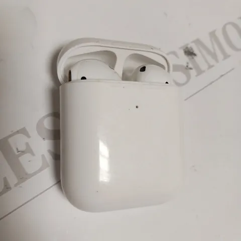 APPLE AIR PODS