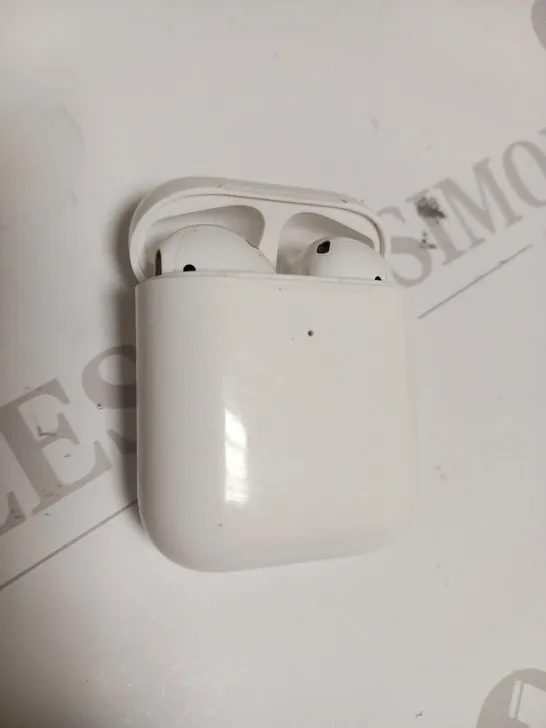 APPLE AIR PODS