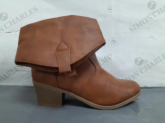 BOXED PAIR OF DESIGNER LOW HEEL BOOTS IN BROWN EU SIZE 39