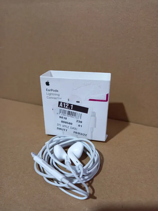 APPLE EARPODS WITH LIGHTENING CONNECTOR 