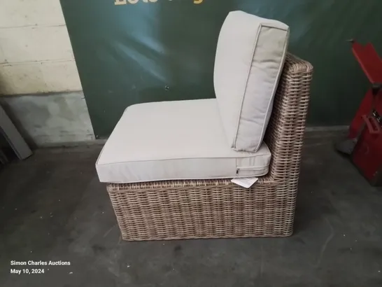 BOXED MIDDLE SOFA CHAIR - NATURAL