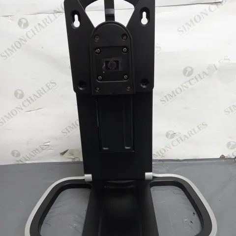 BOX OF 5 HP MONITOR STANDS 