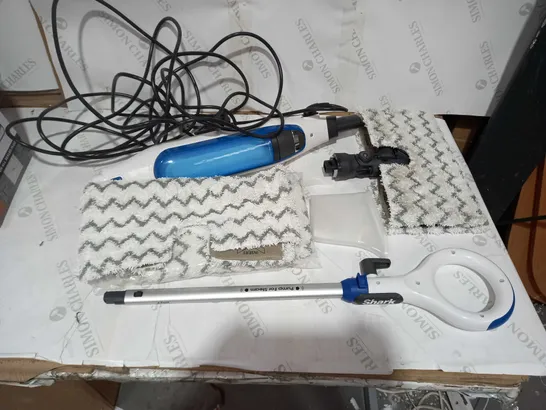 SHARK KLIK AND FLIP STEAM MOP