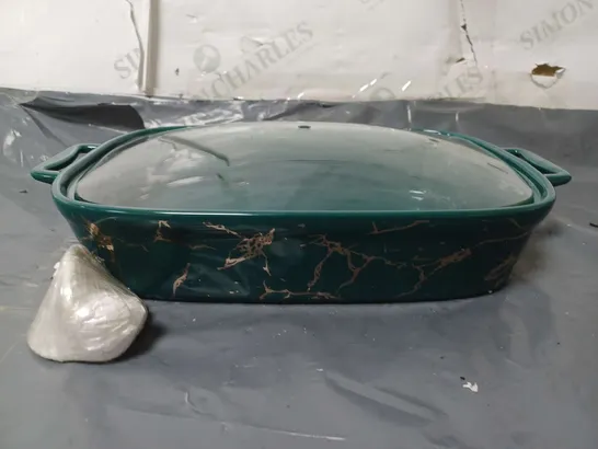 FRACTURED DESIGN CASSEROLE DISH - COLLECTION ONLY