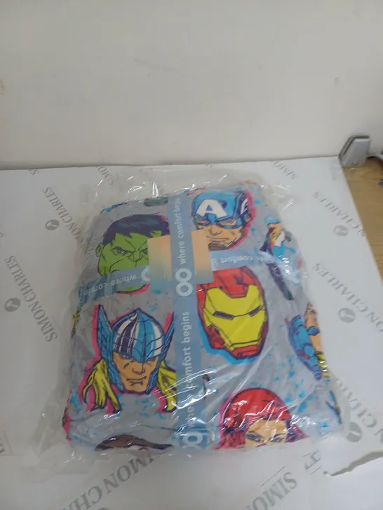 OODIE OVERSIZED WEARABLE BLANKET - AVENGERS 