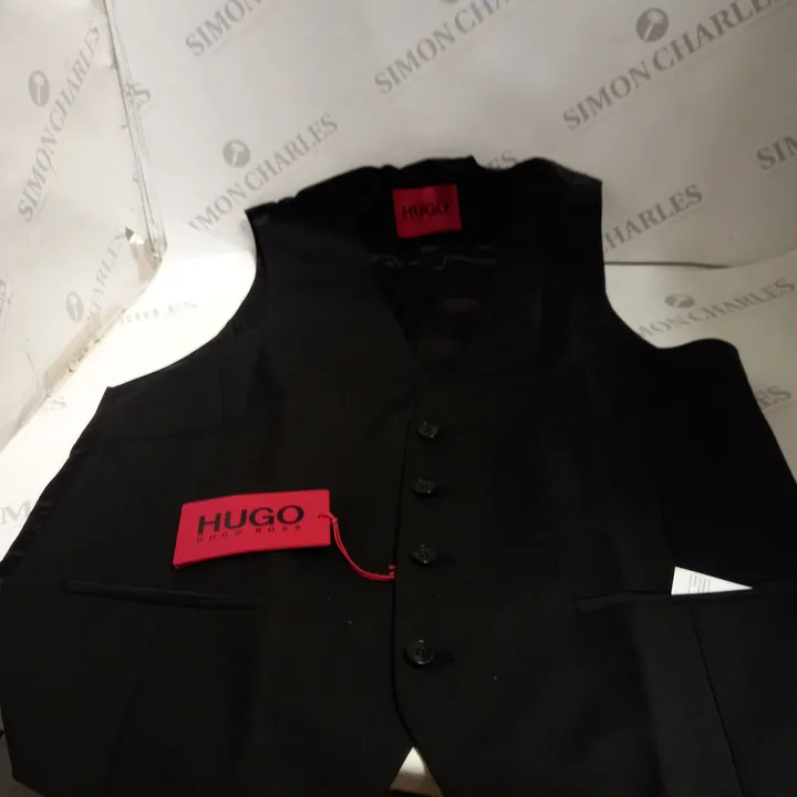 HUGO BOSS WAIST COAT SIZE UK38 4372926Simon Charles Auctioneers