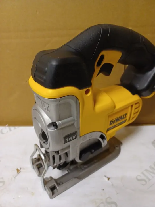 DEWALT 18V XR LITHIUM-ION BODY ONLY JIGSAW