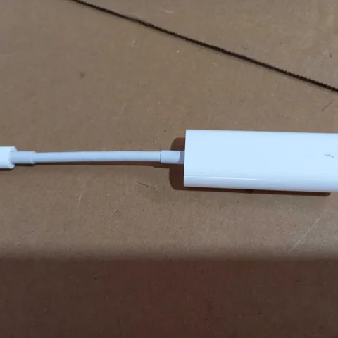 APPLE THUNDERBOLT 3 (USB-C) TO THUNDERBOLT 2 ADAPTER