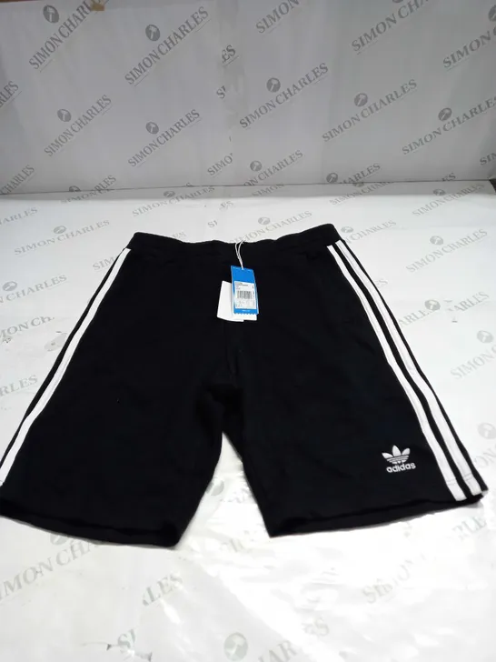 ADIDAS ORIGINAL FLEECED SHORTS SIZE M