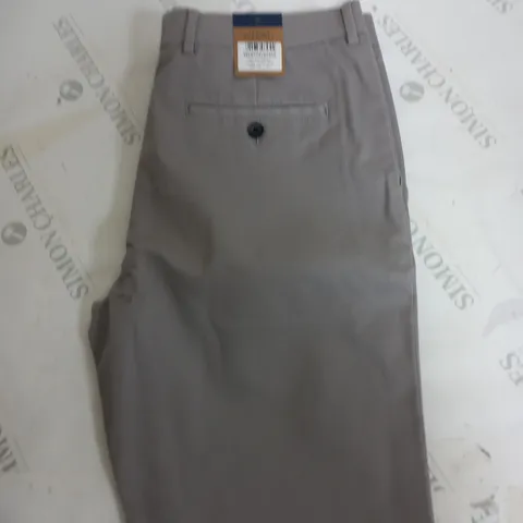 CHARLES TYRWHITT SLIM FIT ULTIMATE CHINOS SIZE W32 L32