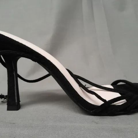 BOXED PAIR OF DESIGNER OPEN TOE HEELED SANDALS IN BLACK EU SIZE 38