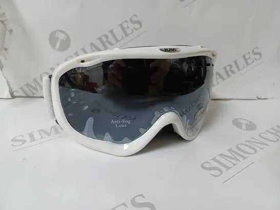 RAWS ALPLAND SNOW BOARING GOGGLES IN WHITE