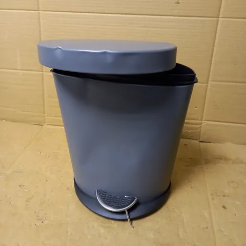 SMALL TRASH BIN