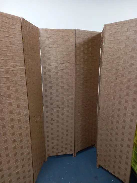 FOLD OUT ROOM DIVIDER SCREEN - COLLECTION ONLY