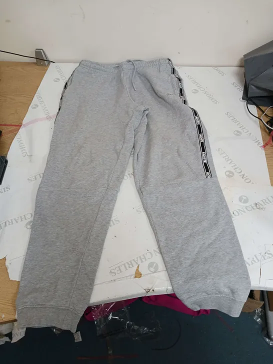 LACOST TAPERED FIT GREY JOGGERS SIZE US S