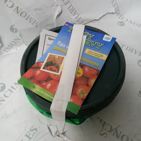 BOXED UOSIDE DOWN TOMATO PLANTER