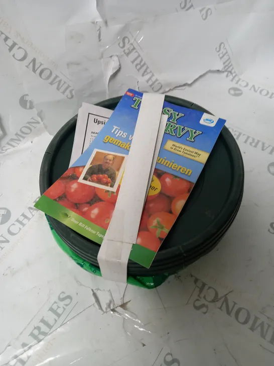 BOXED UOSIDE DOWN TOMATO PLANTER