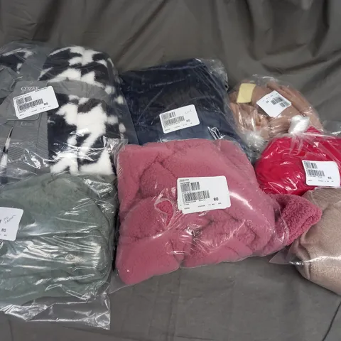 BOX OF APPROXIMATELY 12 ASSORTED CLOTHING ITEMS TO INCLUDE LOUNGE SET, CARDIGAN, JUMPER ETC