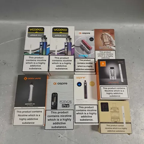 APPROXIMATELY 20 VAPES & E-CIGARETTES TO INCLUDE GEEK VAPE Z, ASPIRE CYBER S, VOOPOO ARGUS PRO 2, ETC