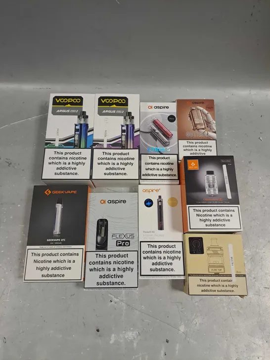 APPROXIMATELY 20 VAPES & E-CIGARETTES TO INCLUDE GEEK VAPE Z, ASPIRE CYBER S, VOOPOO ARGUS PRO 2, ETC