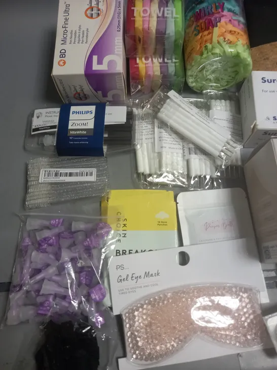 LOT OF APPROXIMATELY 20 ASSORTED HEALTH AND BEAUTY ITEMS TO INCLUDE HEY GIRLS FULL CYCLE KIT, GEL EYE MASK AND SWIRLY SOAP