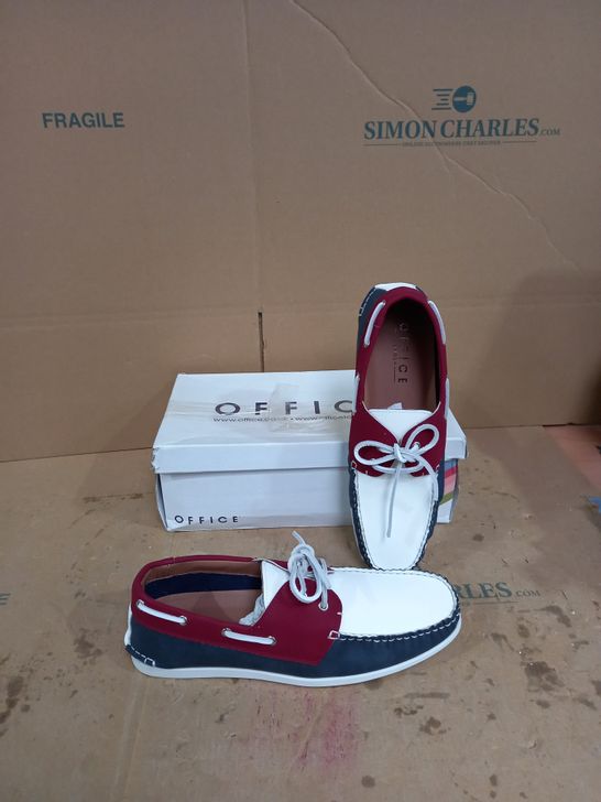 BOXED PAIR OF OFFICE RED/BLUE/WHITE SHOES SIZE 46