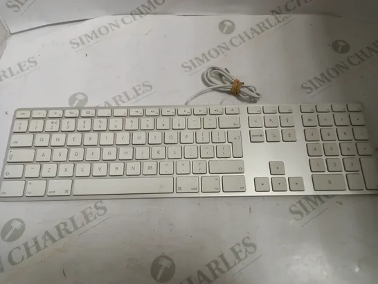 UNBOXED APPLE A1243 WIRED KEYBOARD