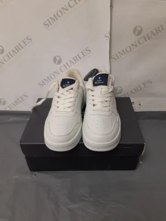 BEN SHERMAN JUNIOR CHILDREN'S WHITE TRAINERS SIZE 13