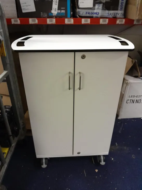 ISIS CHARGING CUPBOARD WHITE