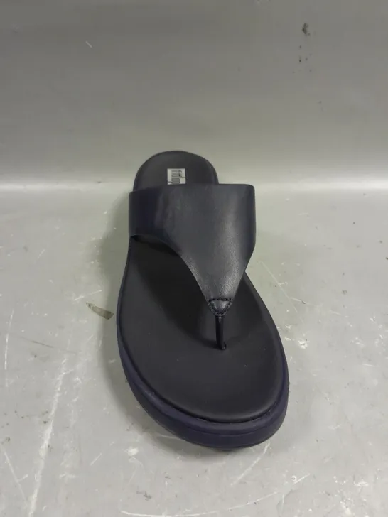 PAIR OF FITFLOP F-MODE LEATHER FLATFORM SANDALS - 6.5