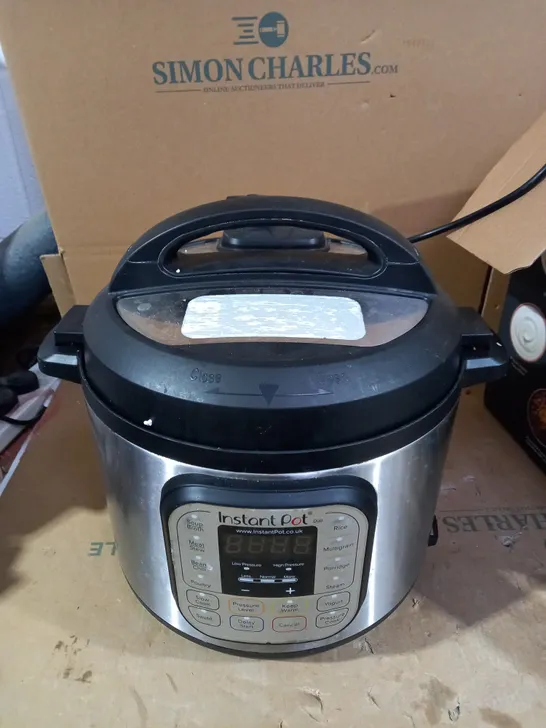 INSTANT POT DUO SMART PRESSURE COOKER