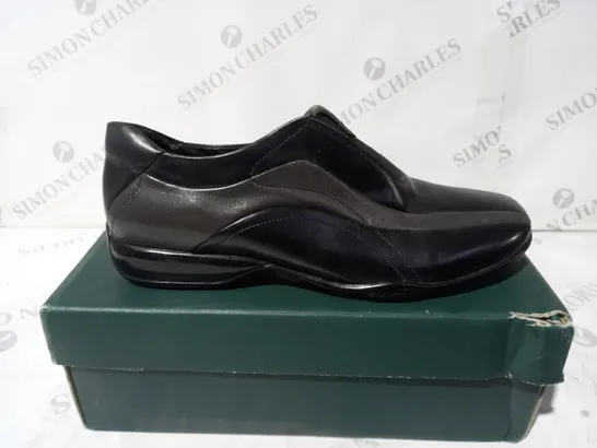 CLARKS FIJI BLACK LEATHER MENS SHOE SIZE 5