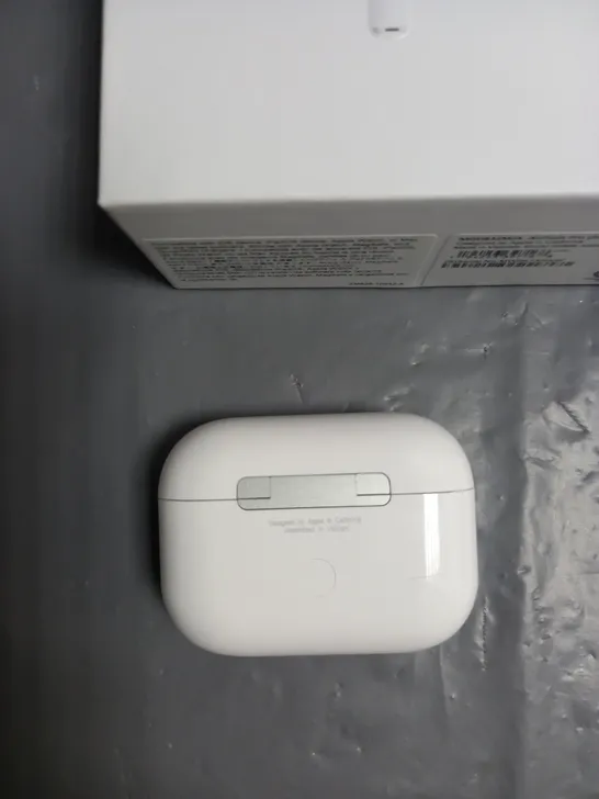 BOXED APPLE AIRPODS PRO 2ND GENERATION WITH MAGSAFE CHARGING CASE IN WHITE