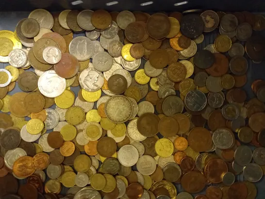 LOT OF APPROXIMATELY 150 ASSORTED COINS