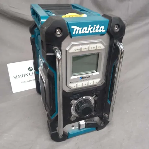 MAKITA DMR108 SITE RADIO WITH BLUETOOTH AND MOBILE USB CHARGING SOCK